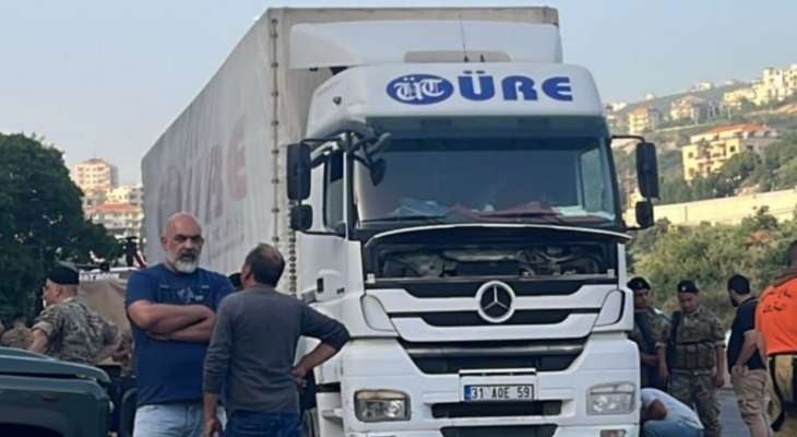 توقيف شاحنة على اوتوستراد البترون محملة بأسلحة فردية