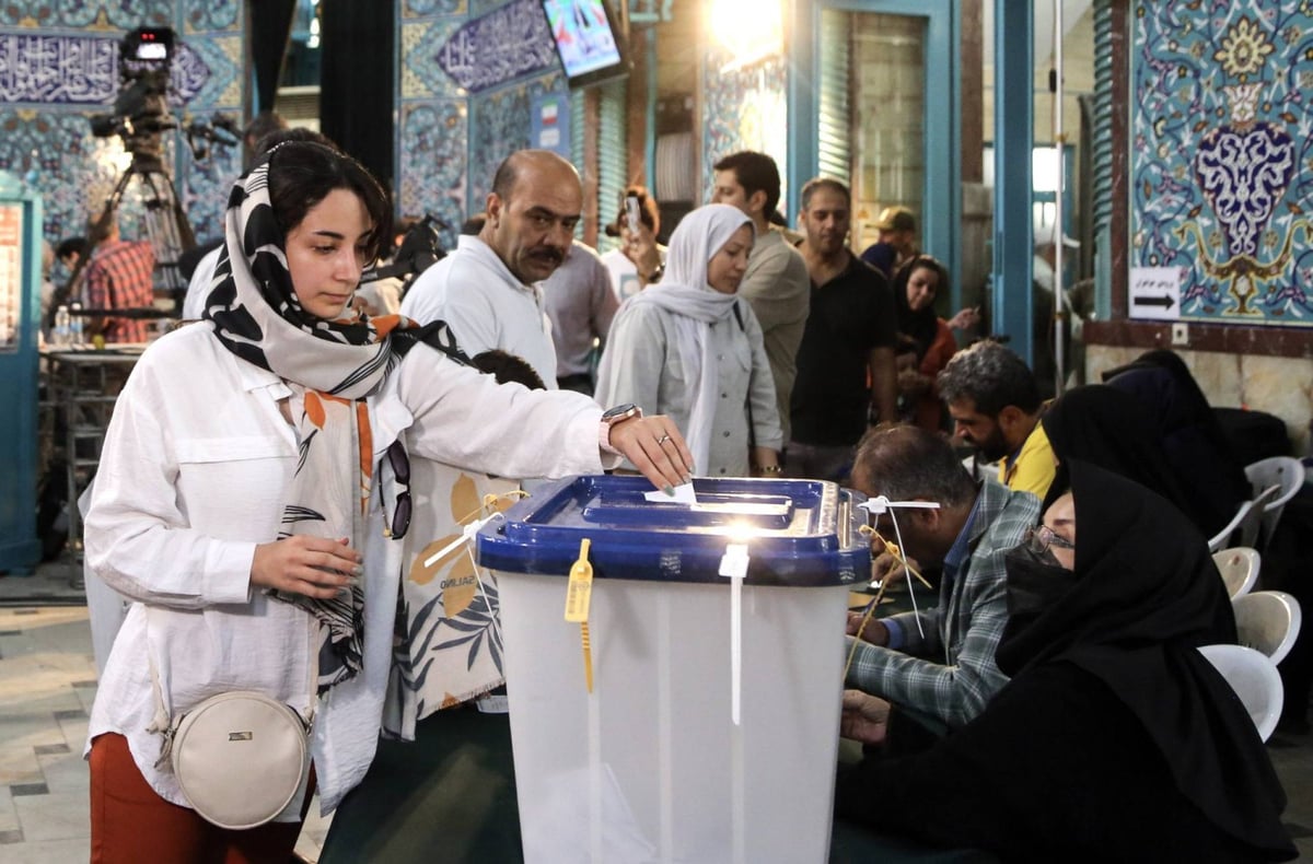 بدء التصويت في "جولة الحسم" لاختيار رئيس إيران