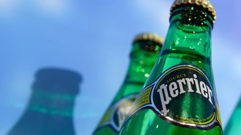 بعد فضيحة "Perrier"… هل تم توقيف إنتاجها وبيعها؟
