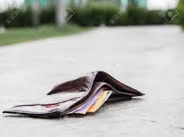شاب يُعيد 7000 دولار عثر عليها مرمية على الطريق.. و كانت الصدمة!