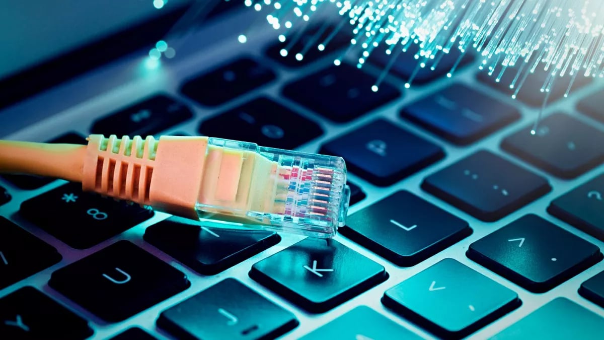 وزير الإتصالات يكشف مصير تعرفة الإنترنت