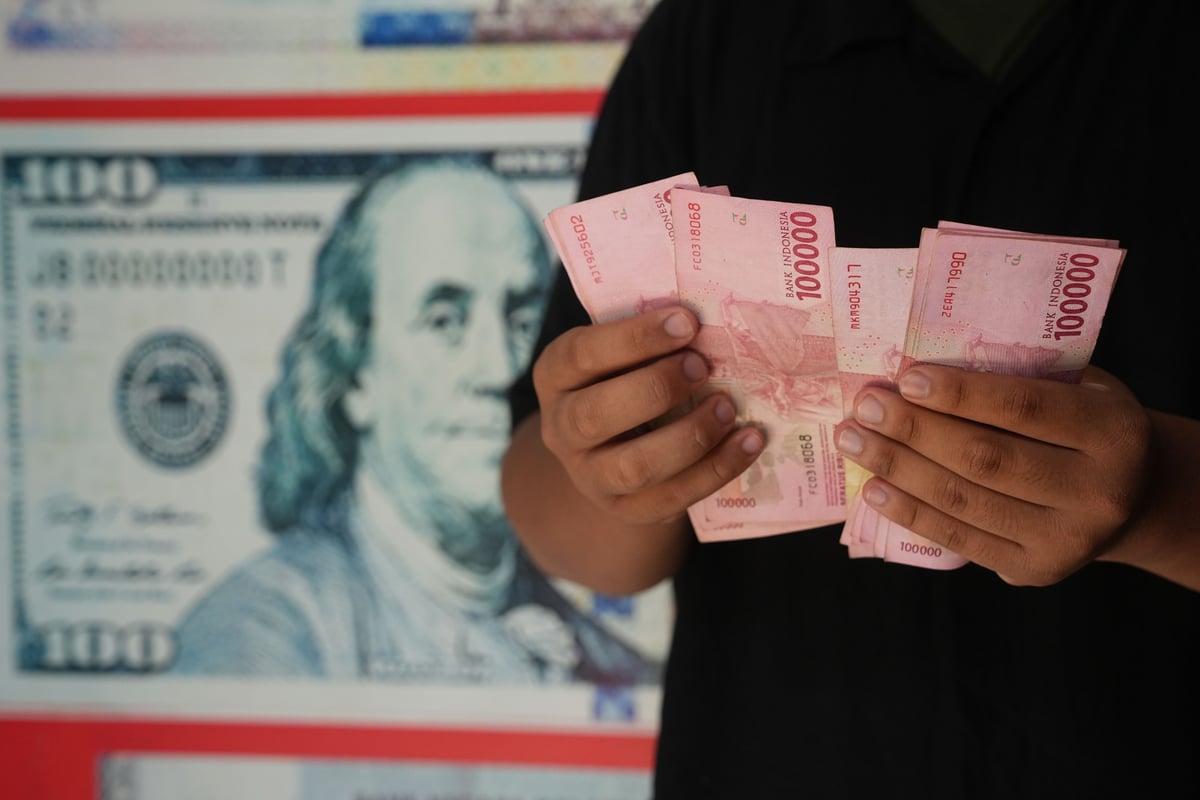 توقعات بتأثر سوق العملات في آسيا بحادث إطلاق النار على ترامب