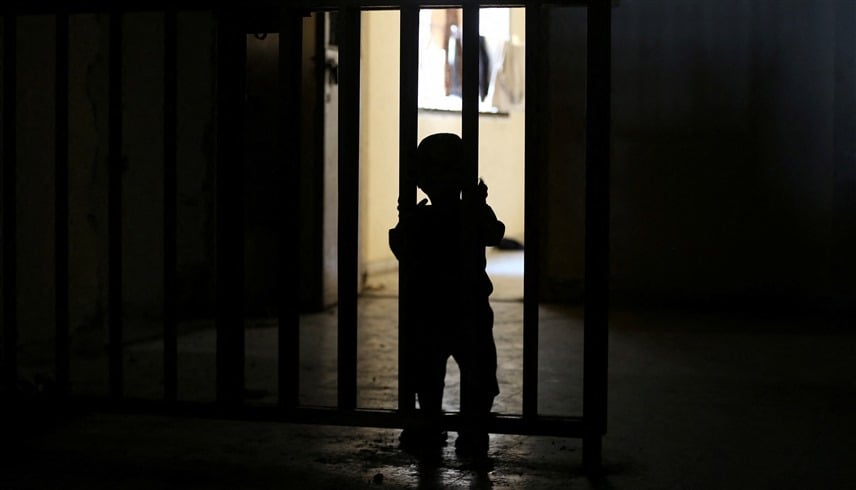 القصف المستمر يدفع سكان غزة إلى الاحتماء بسجن سابق