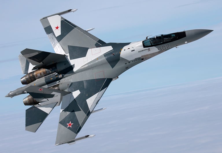مستشار خامنئي: إيران تتفاوض لشراء طائرات مقاتلة روسية من طراز Su-35
