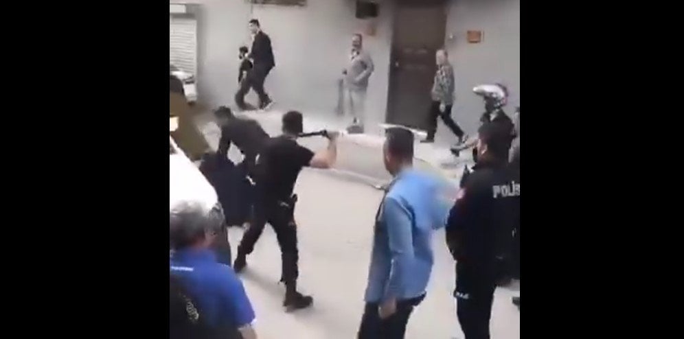 "الشرطة التركية تعتدي على سوريين".. ما حقيقة الفيديو؟