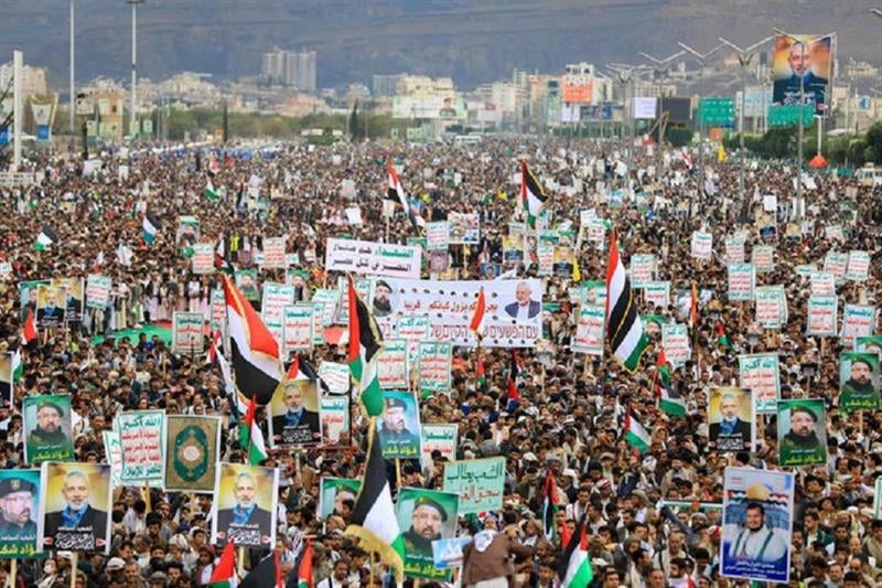 هجوم مشبوه من الحوثيين يستهدف سفينة حاويات في أول هجوم منذ أسبوعين