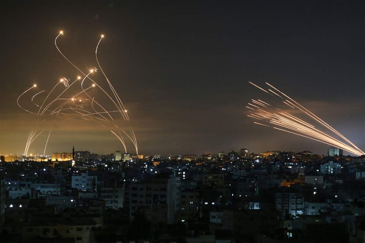 إيران تحذّر من التحليق في مجالها الجوي.. وبلينكن: ساعات مفصلّية قبل الرد!