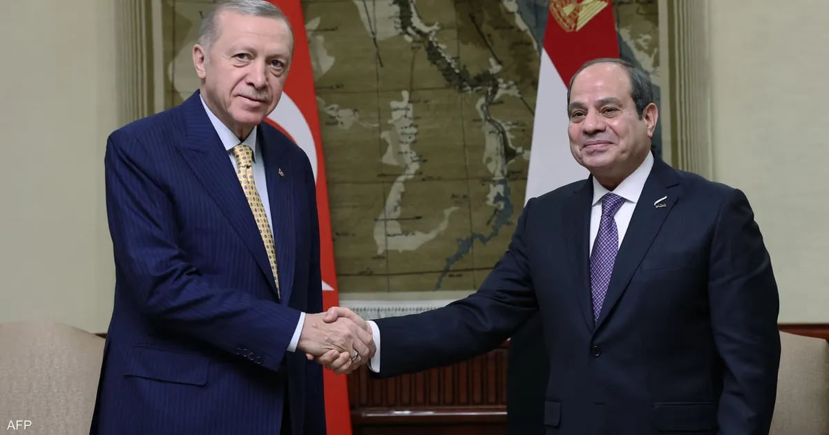 السيسي يتوجه إلى تركيا في أول زيارة لرئيس مصري منذ 12 عاما