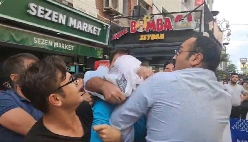 أتراك يعتدون على جنود أمريكيين في إزمير واعتقال 15 مهاجماً (فيديو)