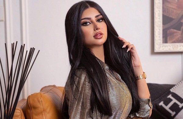 ملكة كابلي تصدم جمهورها وتكشف مفاجآت مثيرة (فيديو)‎