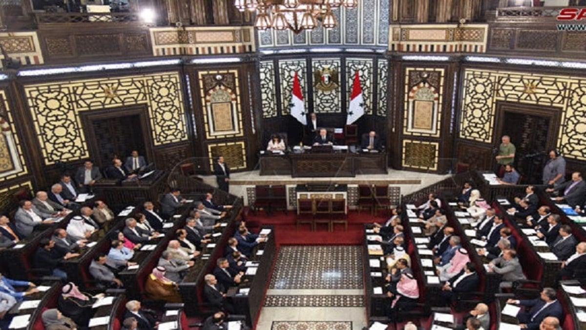 البرلمان السوري يسقط عضوية نائب فيه