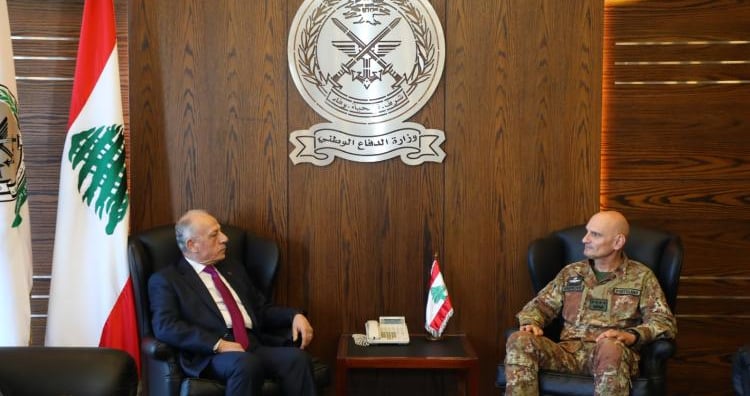 وزير الدفاع التقى رئيس الأركان الإيطالي: لتحرك دولي يوقف المجازر الإسرائيلية