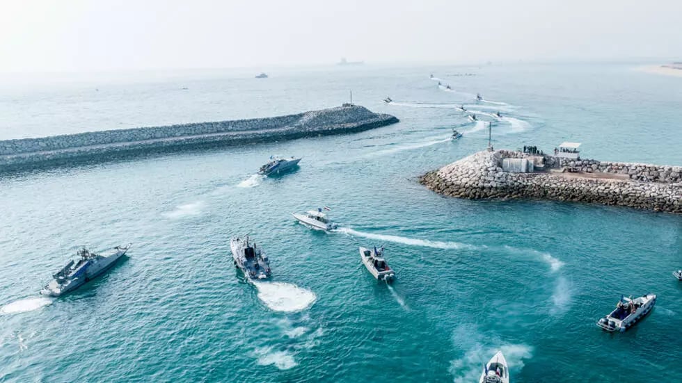 إيران تبدأ البناء على جزر متنازع عليها مع الإمارات وتؤكد عدم التفريط فيها