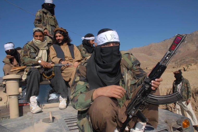 مقتل 8 جنود واختطاف 7 شرطيين في باكستان