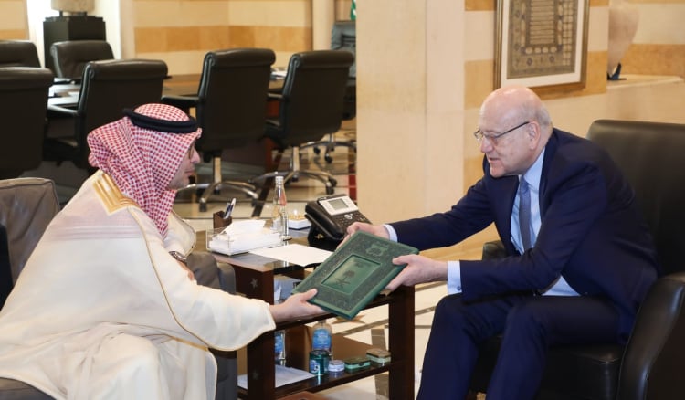 ميقاتي تسلم من بخاري دعوة للمشاركة في قمة الرياض