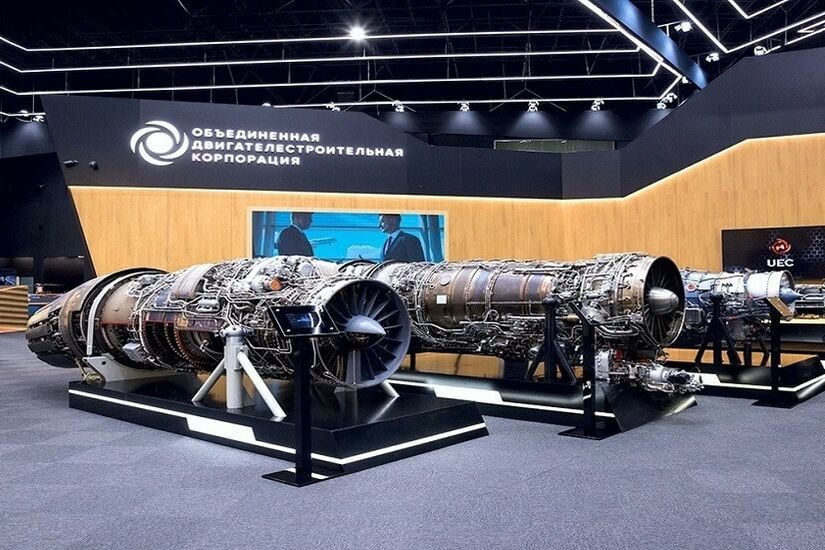 روسيا تكشف عن أحدث محرك للطائرات الحربية في معرض Airshow China 2024 الدولي للطيران