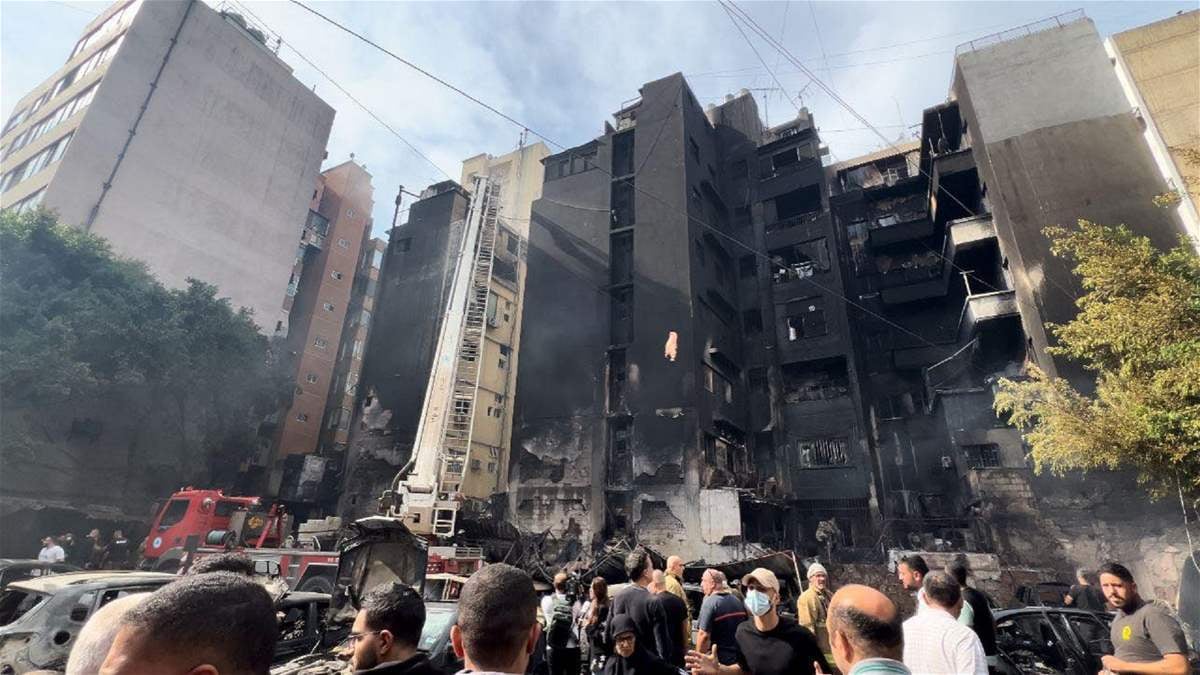 حريق الحمرا… تضرر 25 سيارة وأبنية طالتها النيران
