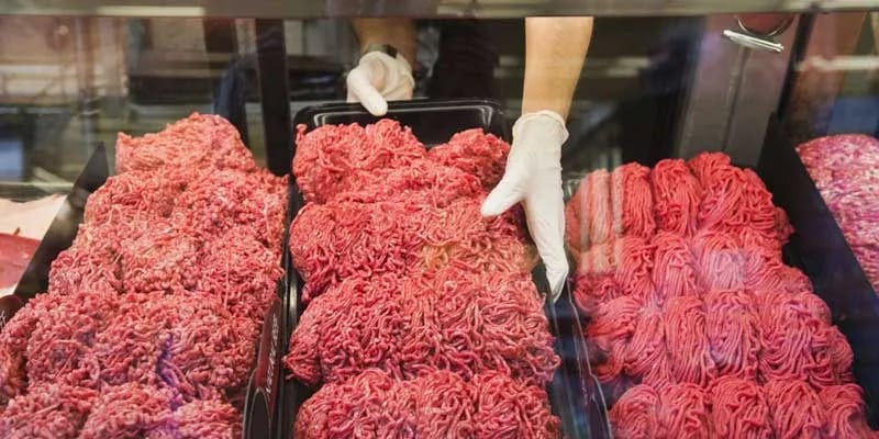 بسبب الإشريكية القولونية.. سحب أكثر من 75 ألف كغ من لحم البقر في الولايات المتحدة