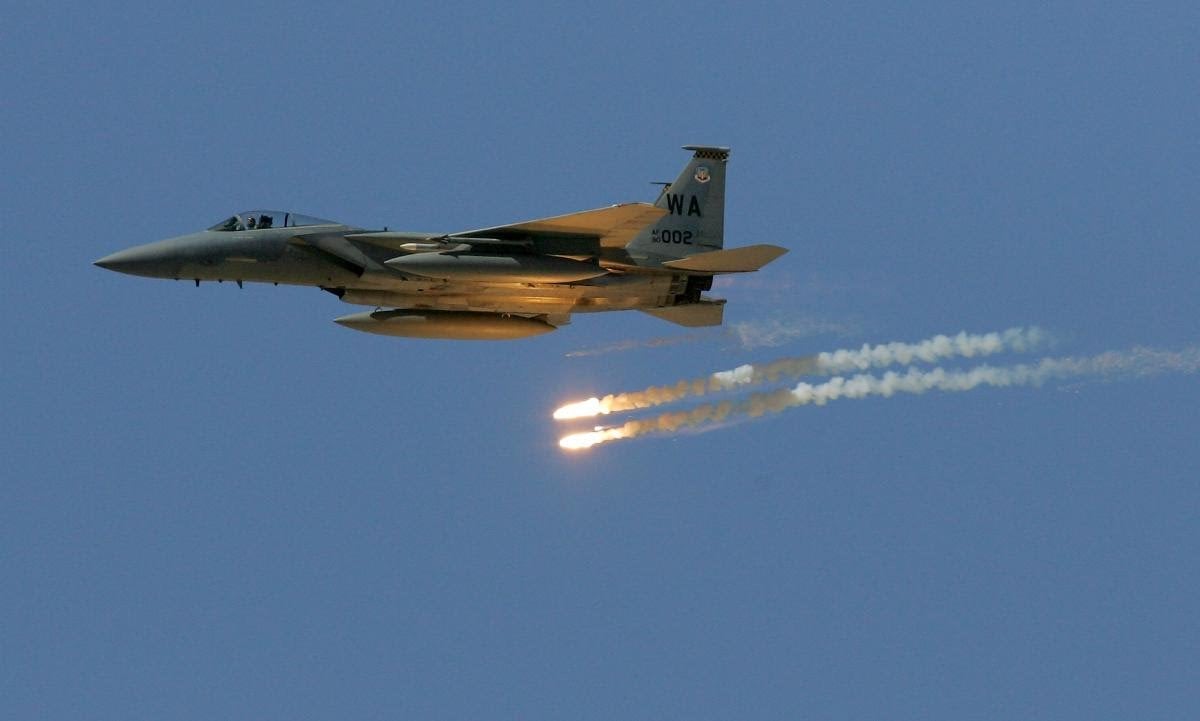 الطيران الروسي والسوري ينفذان غارات جوية على إدلب وريفها