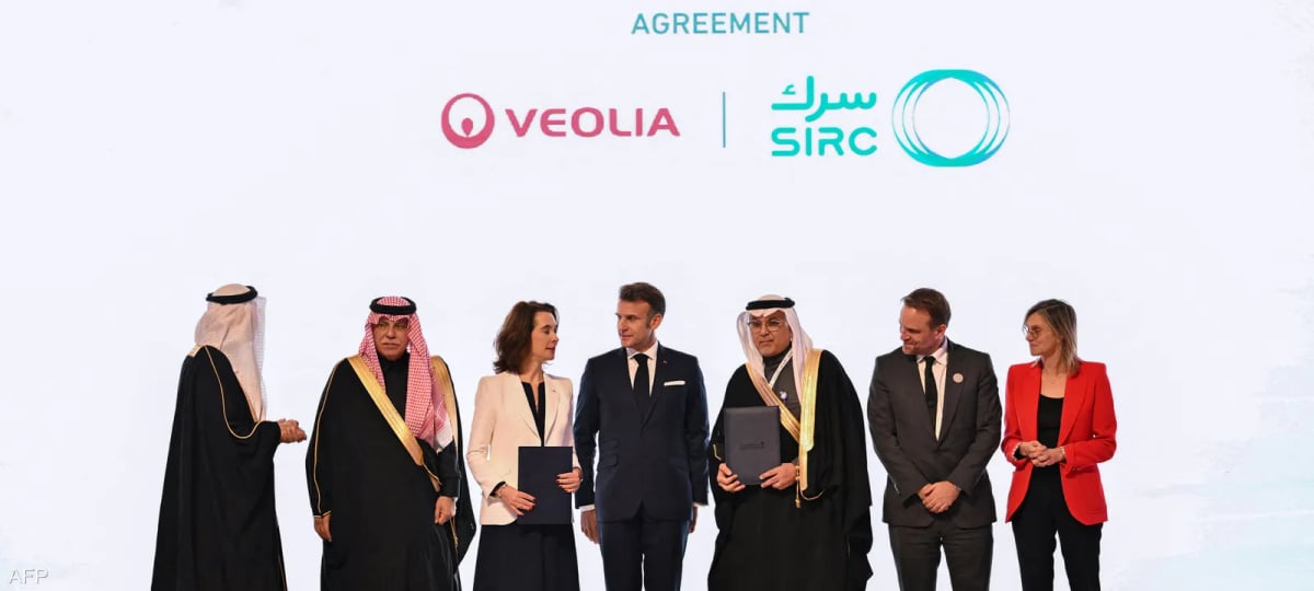 بحضور ماكرون.. السعودية توقع اتفاقيات مع شركات فرنسية