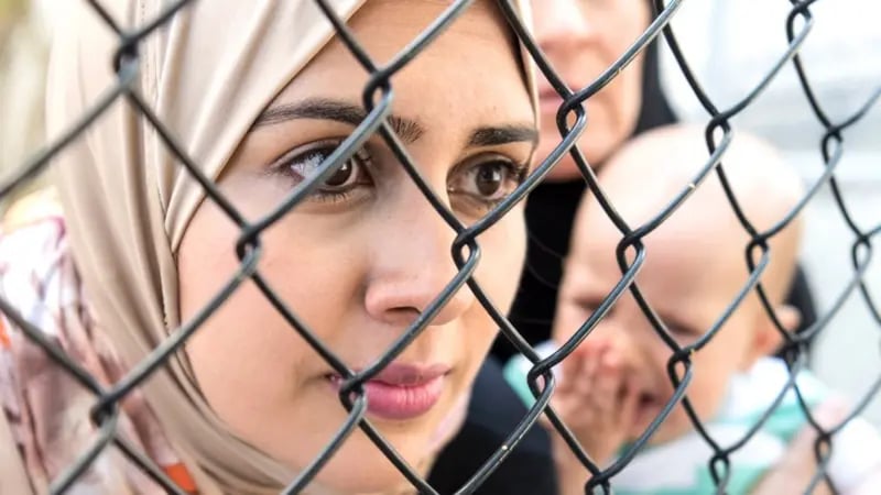 اليونان سابع دولة أوروبية تعلّق طلبات اللجوء للسوريين