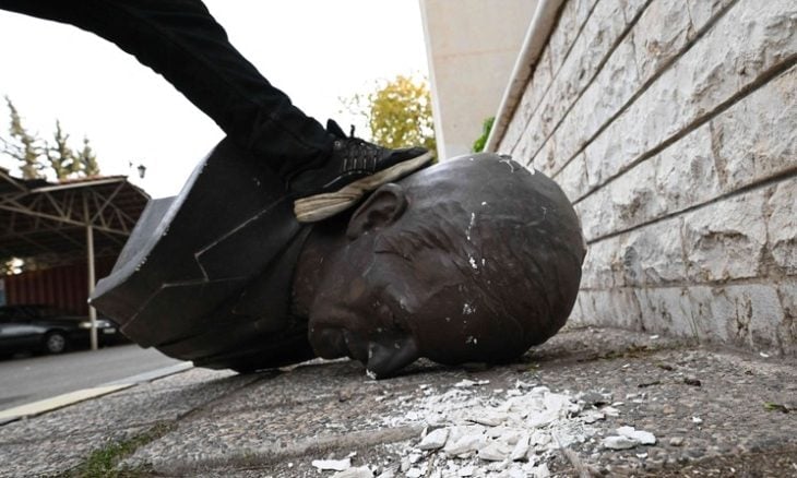 انفراد هيئة تحرير الشام بتشكيل الحكومة في سوريا.. هل يؤدي إلى صراع على السلطة بين فصائل المعارضة؟