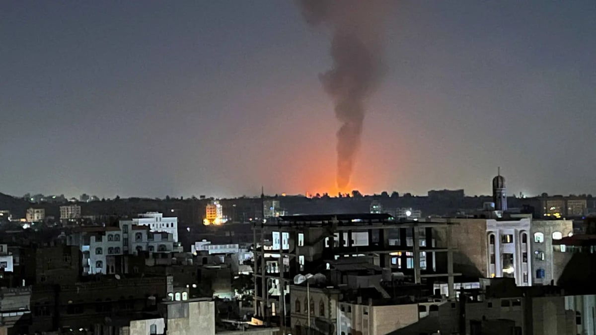 القوات الأمريكية تشن 3 غارات جوية عنيفة على صنعاء (فيديو)