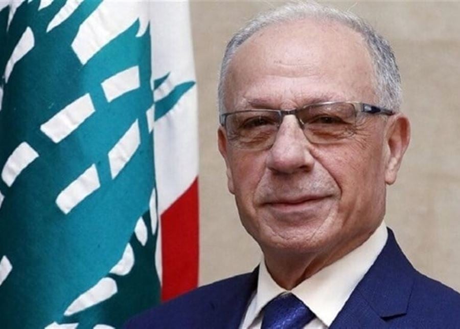 وزير الدفاع بعد زيارته عوده : لتكن الأيام الآتية أفضل لبلدنا