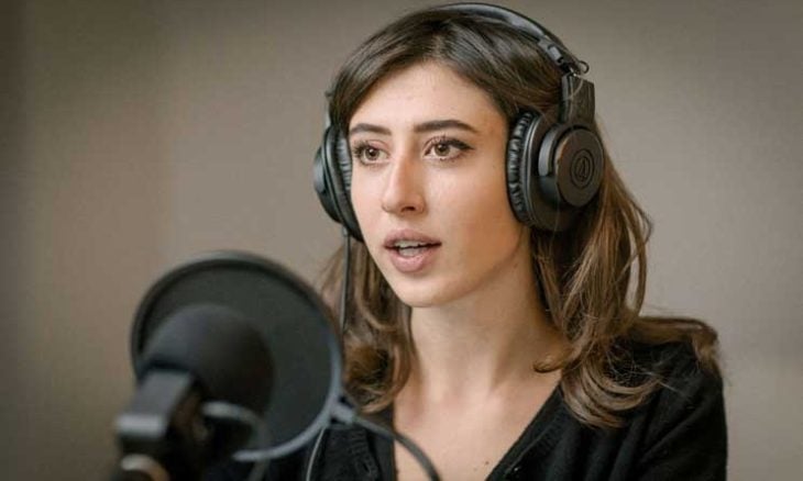 إيران تفرج عن الصحافية الإيطالية سيسيليا سالا