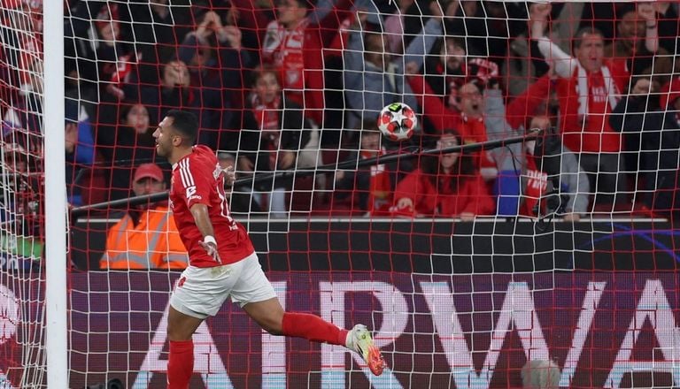 هاتريك تاريخي في برشلونة.. وصلاح يعادل هنري في دوري أبطال أوروبا