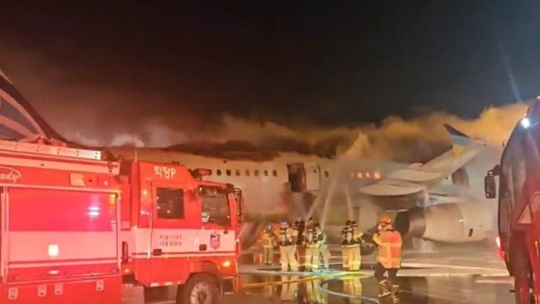 شاهد.. نجاة 170 راكباً من حريق في طائرة بكوريا الجنوبية