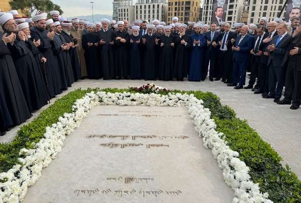 المفتي دريان زارضريح الرئيس الحريري : ممارساته الوطنية والسياسية تجاوزت الخنادق المذهبية والكهوف الطائفية