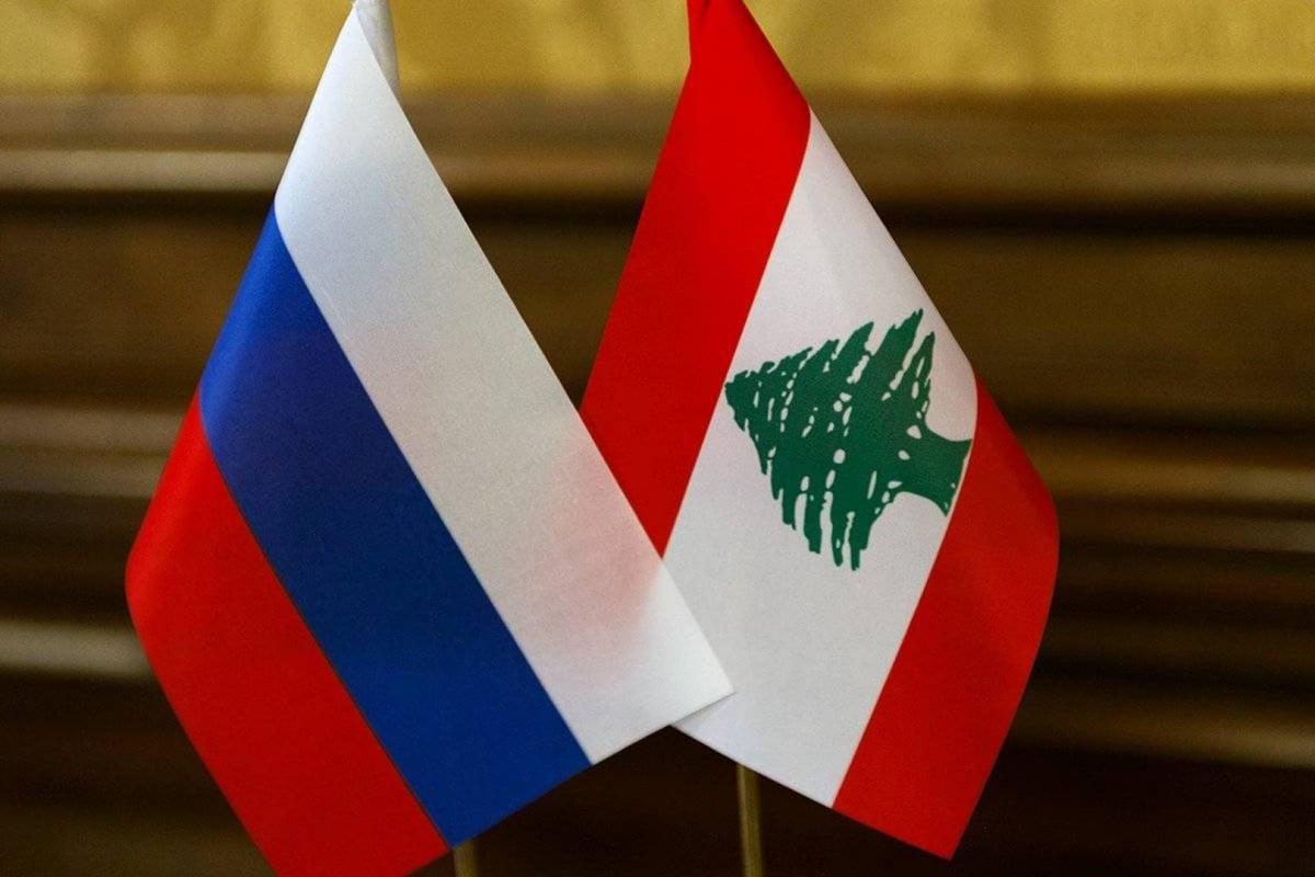 مسيرة بالسيارات احتفاء بيوم حماة الوطن ودعما للجيش الروسي