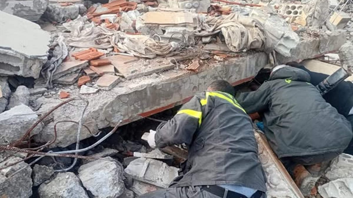 الدفاع المدني: انتشال جثامين 23 ضحيةً من تحت الأنقاض في ميس الجبل وكفركلا والعديسة ومركبا