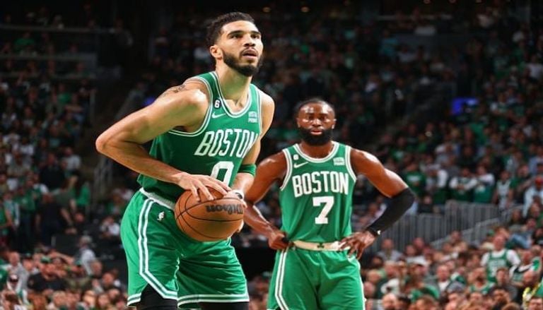6.1 مليار دولار.. بيع البطل بصفقة قياسية في "NBA"