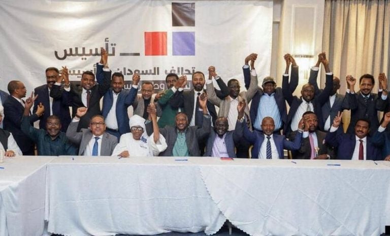 دولة لا مركزية علمانية.. الدعم السريع وحلفاؤها يوقعون على دستور انتقالي