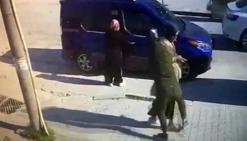 فيديو.. شاب يخطف فتاة بعد رفضها عرضاً للزواج