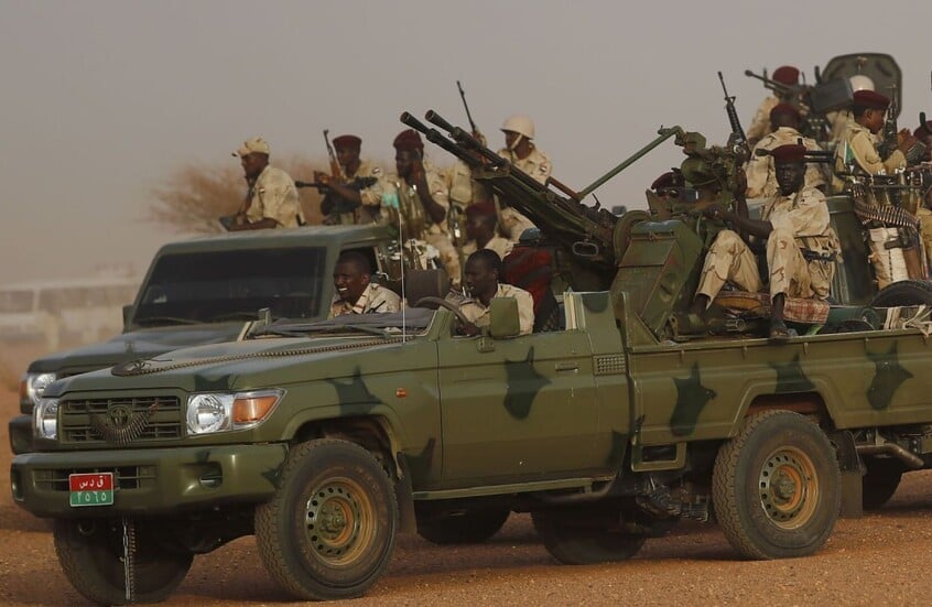 السودان.. الجيش يسيطر على مقر البنك المركزي ومواقع أخرى غربي الخرطوم (فيديو)