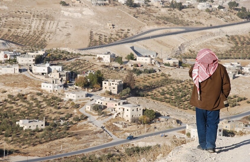 الحكومة الإسرائيلية تصادق على مشروع استيطاني جديد وشق طرق فاصلة في الضفة الغربية