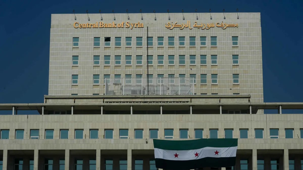 حاكم مصرف سوريا المركزي: بنوك أردنية تقدمت بطلبات للاستثمار في سوريا