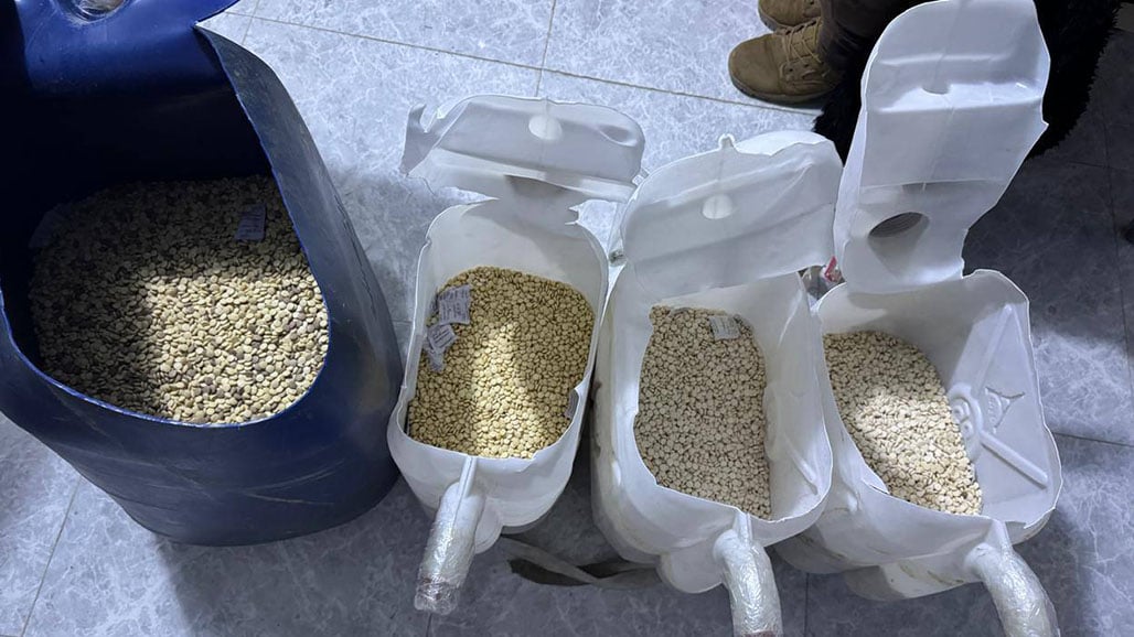 العراق يعلن إحباط محاولة تهريب 400 ألف حبة كبتاغون من شرق سوريا عبر مجرى نهر الفرات