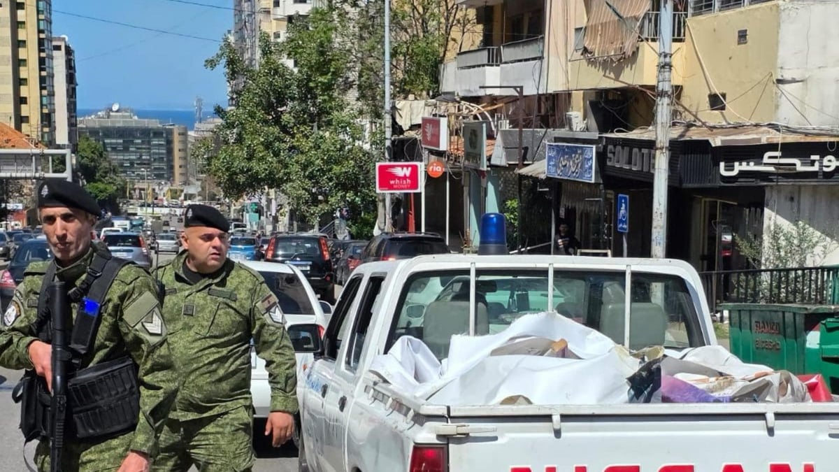 إزالة الشعارات والصور عن الأملاك العامة في بيروت