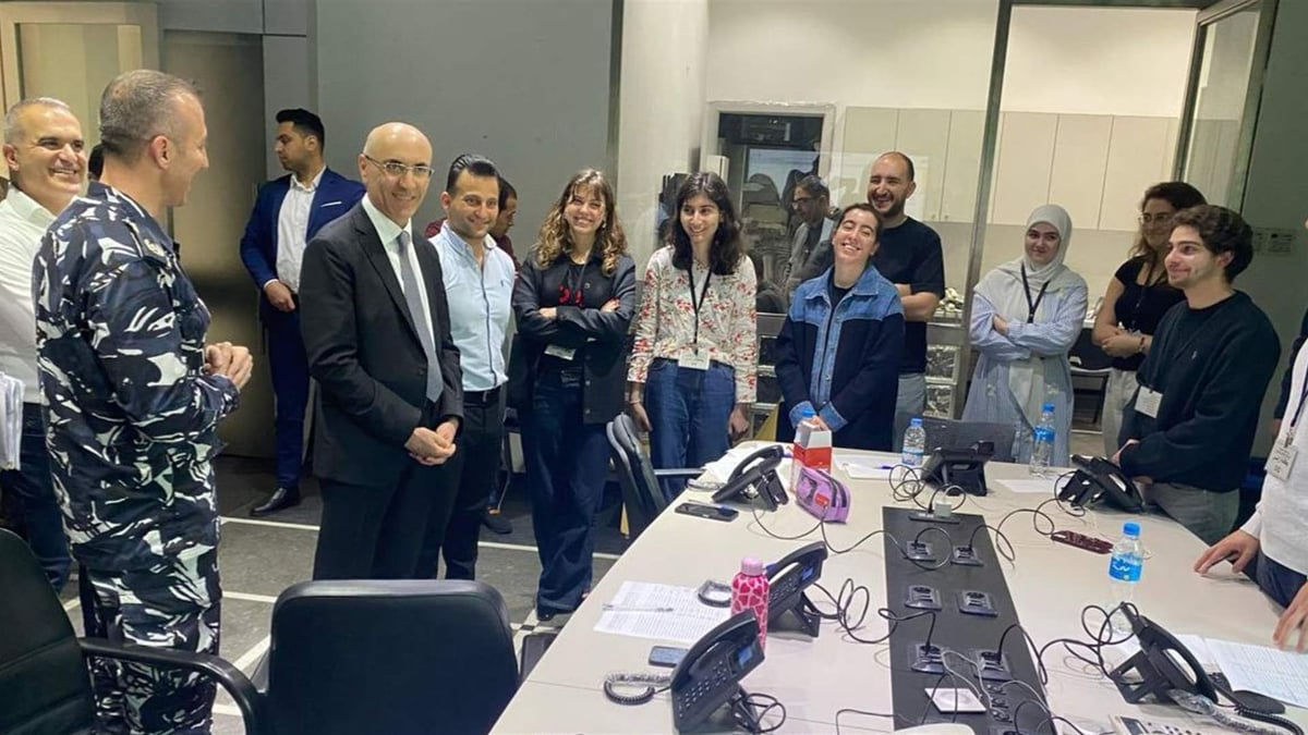 الحجار يتفقد غرفة العمليات المركزية الخاصة بالإنتخابات البلدية والإختيارية