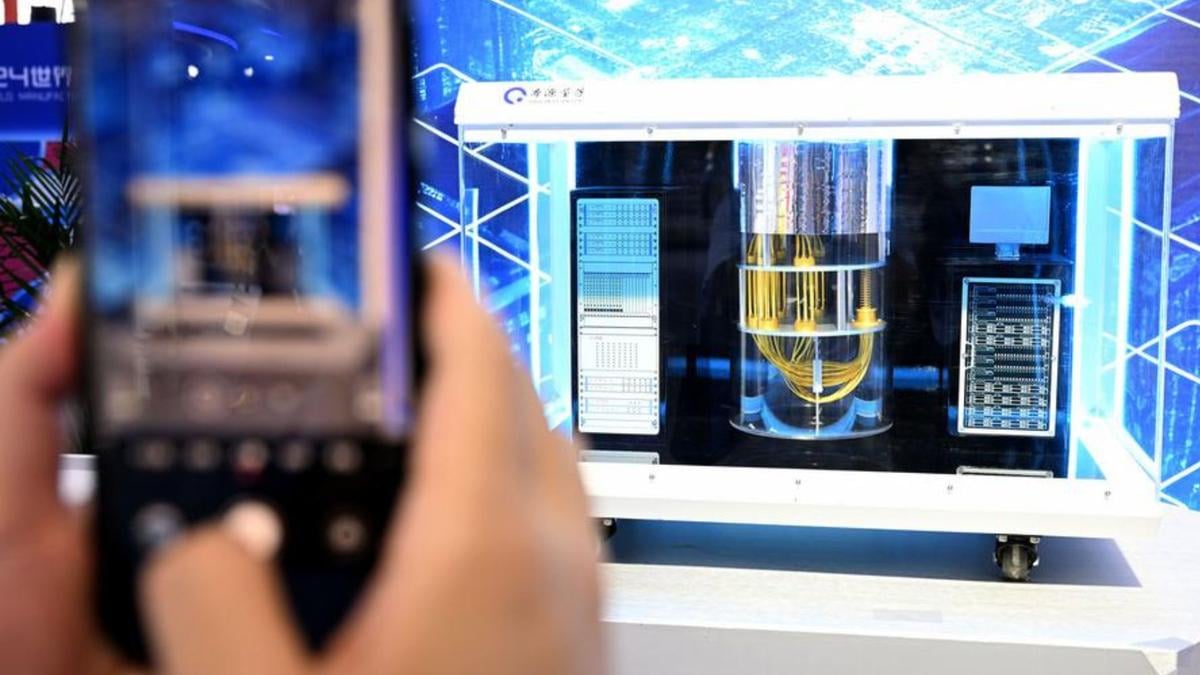 تديرب أول نموذج ذكاء اصطناعي عملاق باستخدام كمبيوتر كمي بقدرات خارقة