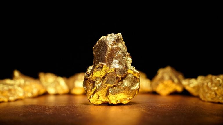 سعر الذهب يتراجع لأدنى مستوياته في أكثر من أسبوع بعد ضربة رسوم ترامب