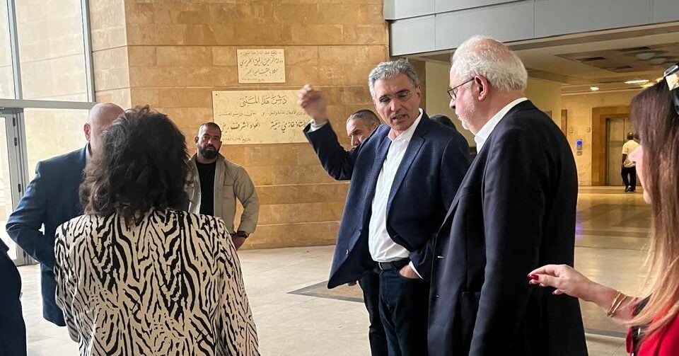 وزير العدل جال في غرفة عمليات ليلية في الوزارة للتدخل عند الإقتضاء