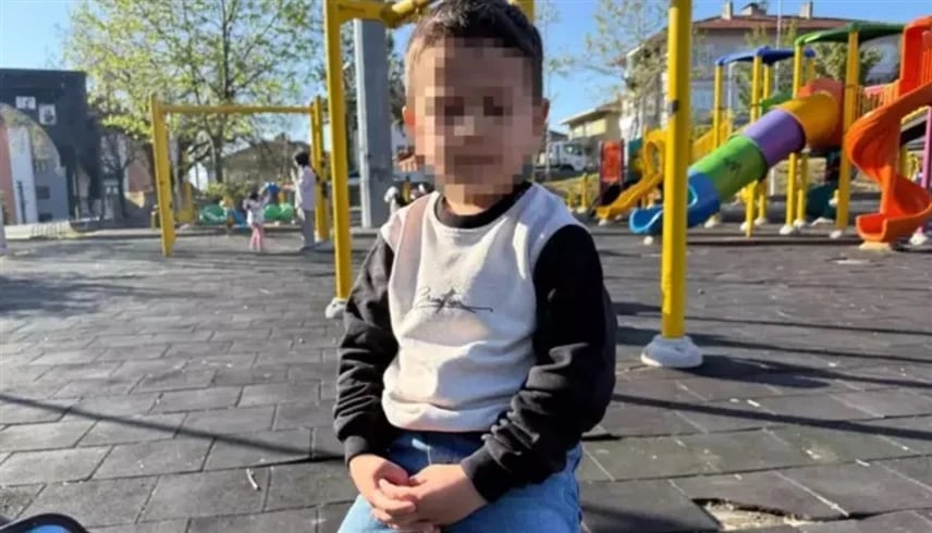 ظنها ماء.. طفل يشرب زجاجة كحول كاملة والنتيجة مأساوية!