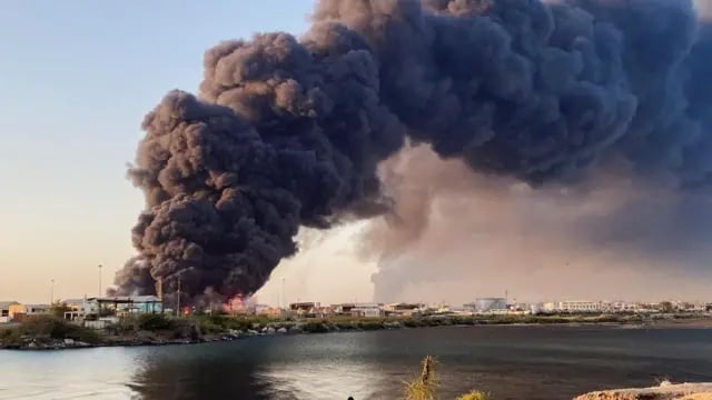 السودان.. هجوم بالمسيرات يستهدف مواقع استراتيجية في بورتسودان
