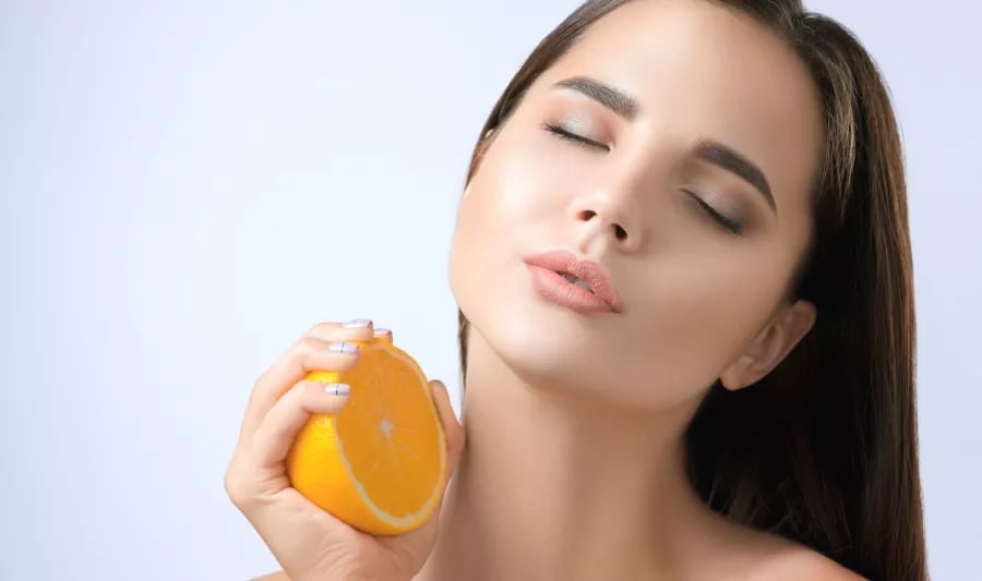 8 أسباب لاستخدام فيتامين C على البشرة