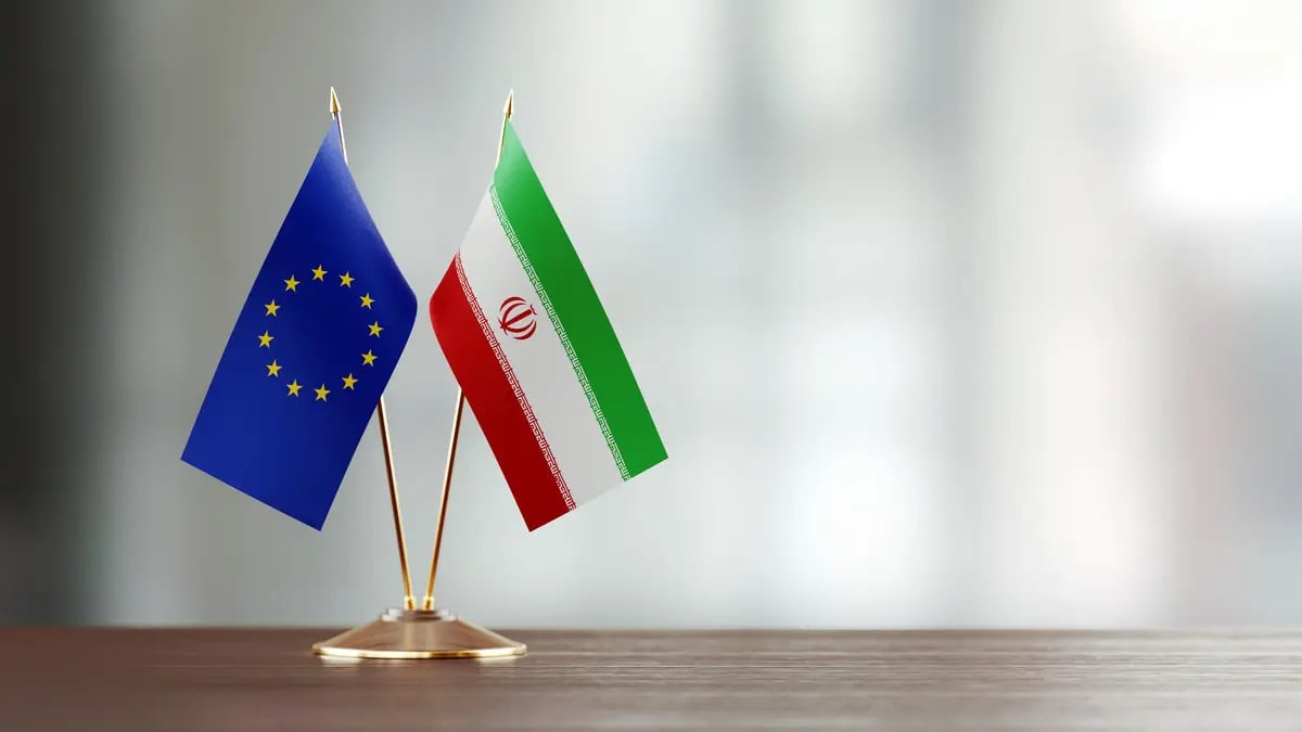 أوروبا وإيران تبحثان الاتفاق النووي وسط تهديدات بإعادة فرض العقوبات